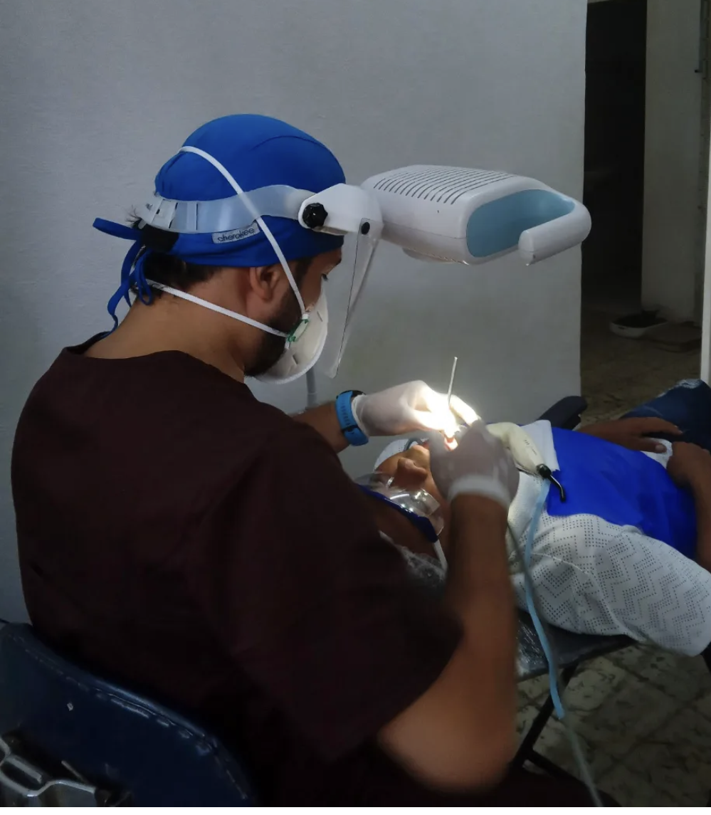 Carillas en Porcelana - Dr. Cristiam Niño